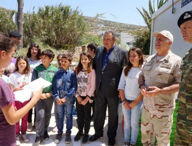 Σε Αμοργό και Δονούσα ο Π. Καμμένος: «Οι ΕΔ δεν είναι μόνο για τον πόλεμο» (φωτό)